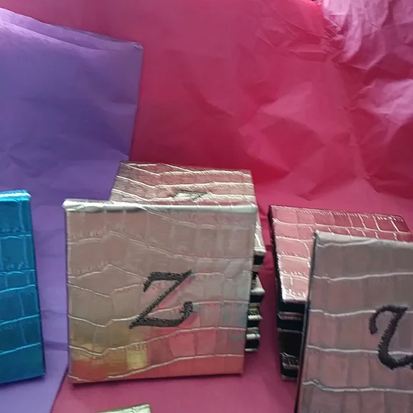 **FINAL PRICE Pictura Vintage Compact monogrammed mirrors. Letters added. - Picture 4 of 7